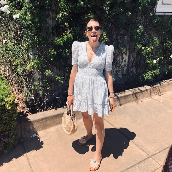 Meet your Posher, Molly - Picture 1 of 3